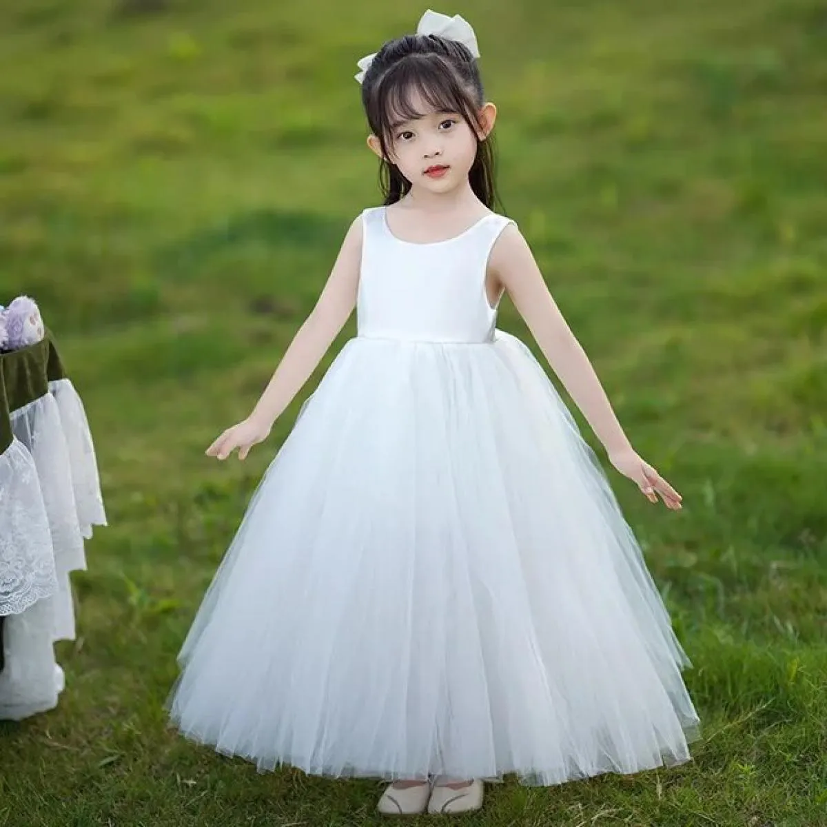 310 Years Old Children's Solid Color Dress Sleeveless Mesh Puffy Skirt Girls' Fashion Floor Sweeping Large Skirt Princes