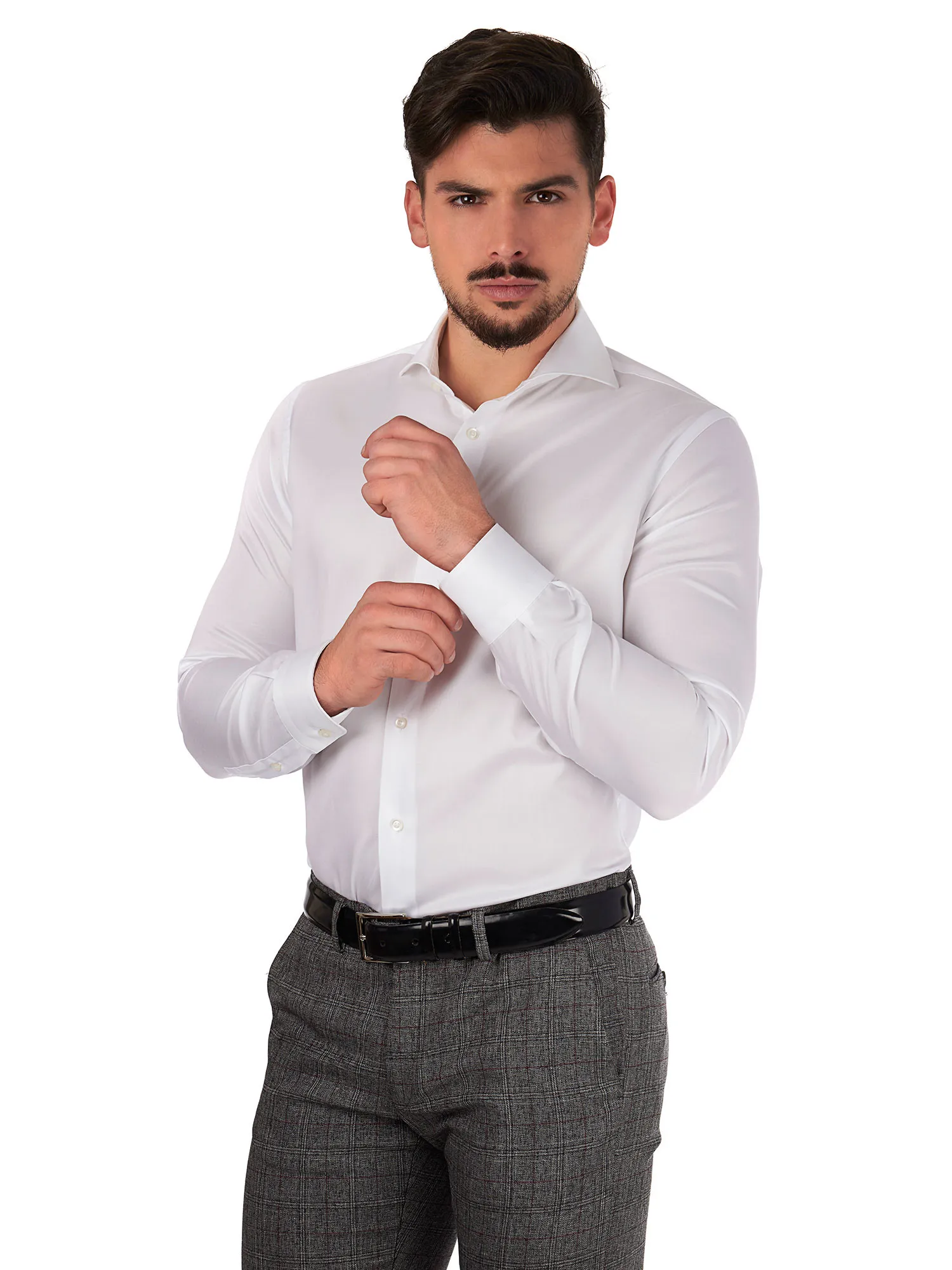 White twill shirt with english cutaway collar