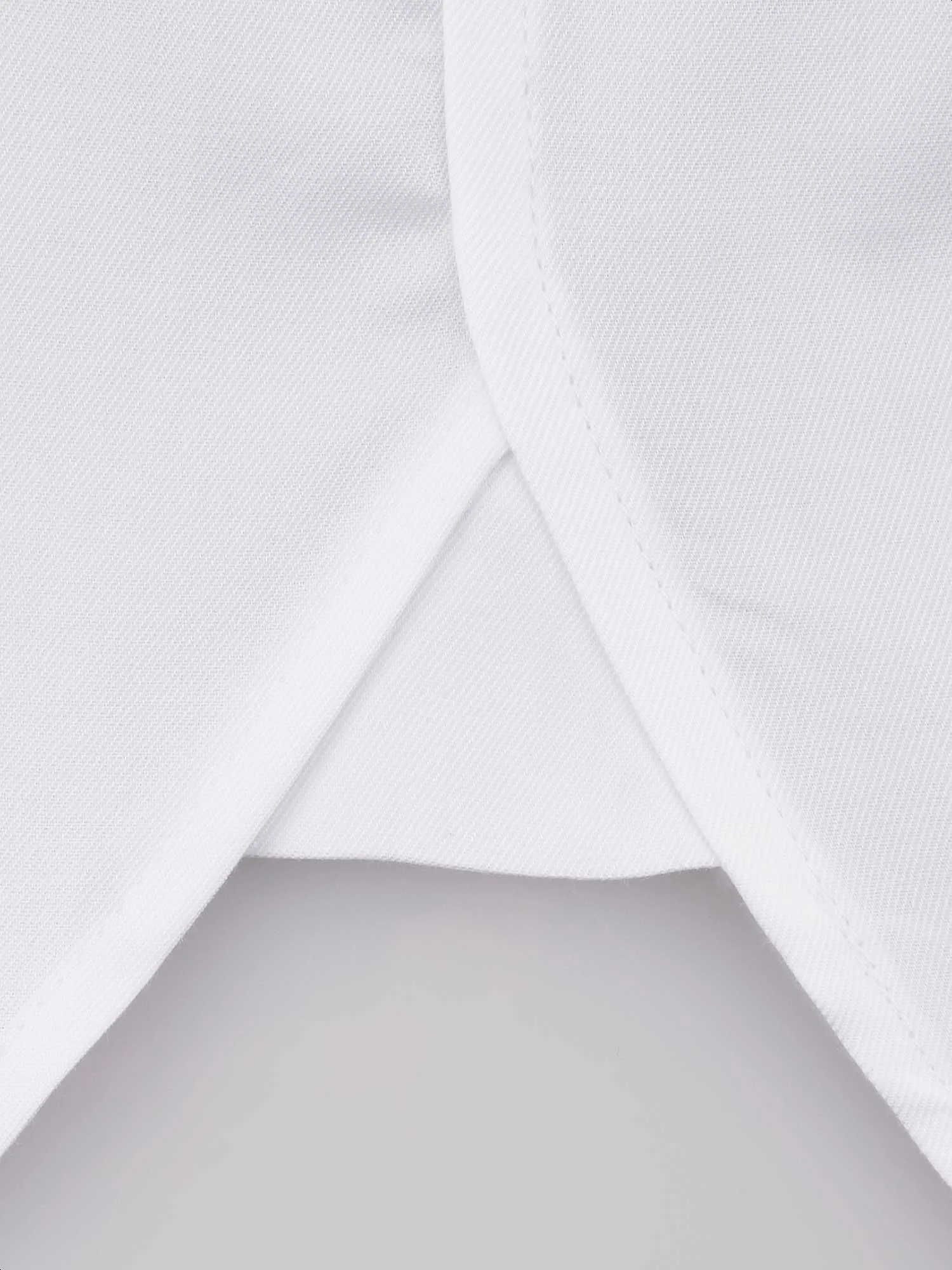 White twill shirt with english cutaway collar